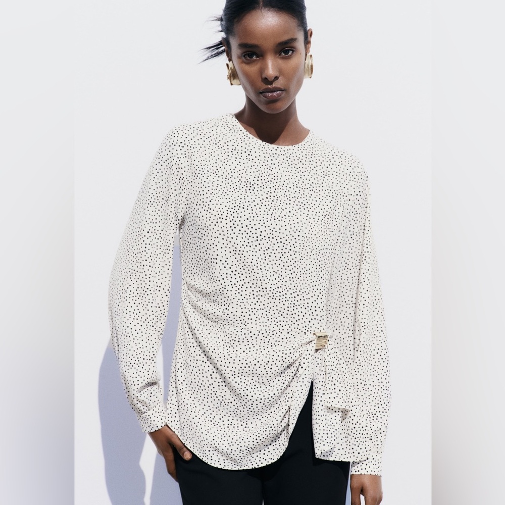 GOLD APPLIQUÉ DOTTED TOP